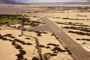 Nejníže položené a zřejmě nejteplejší letiště na světě – Furnace Creek, Death Valley (210 stop pod úrovní moře, teplota cca 50 stupňů C)
