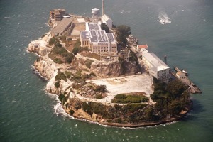 Známý ostrov Alcatraz, kde bylo do poloviny šedesátých let umístěné jedno z nejtvrdších vězení v USA