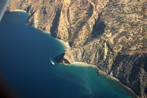 Severní pobřeží ostrova Santa Catalina.