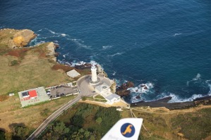 Maják Cabo de Lata, severně od Santanderu.