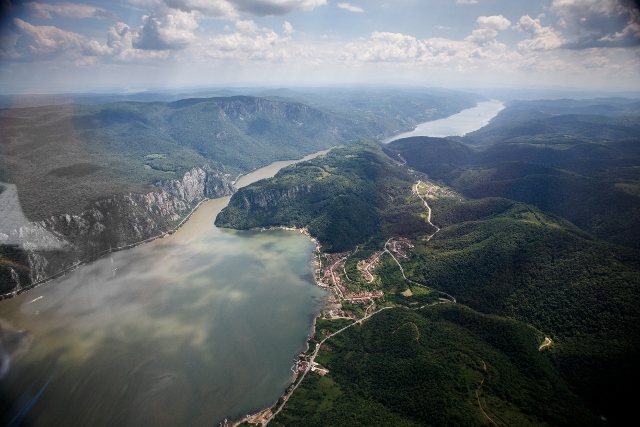 Dunaj na srbsko-rumunské hranici je shora opravdu působivý. Foto: Richard Stadler