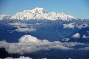 Mont Blanc při letu z Courchevelu k Ženevě. 