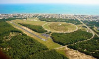 Expedice USA 2016. Letiště First Flight s památníkem na první let bratří Wrigthů – Kitty Hawk, Severní Karolína. Foto: Jiří Pruša Expedice USA 2016. Letiště First Flight s památníkem na první let bratří Wrigthů – Kitty Hawk, Severní Karolína. Foto: Jiří Pruša