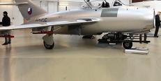 MiG-15bis SB č. 3255 se po 60 letech od vyrobení dočkal renovace. MiG-15bis SB č. 3255 se po 60 letech od vyrobení dočkal renovace.