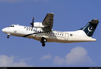 Letoun ATR 42-500 společnosti PIA. Zdroj: www.aviation-safety.net