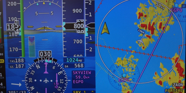 Primární obrazovka při přeletu ostrova South Harris, Vnější Hebridy. Foto: Jiří Pruša