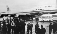 Inaugurační let B747-121 N736PA New York-Londýn 22. 1. 1970. Zdroj: Yahoo.com Inaugurační let B747-121 N736PA New York-Londýn 22. 1. 1970. Zdroj: Yahoo.com