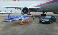Souboj BMW M6 versus Mélanie Astles Extra 330 LX. Zdroj: YouTube Souboj BMW M6 versus Mélanie Astles Extra 330 LX. Zdroj: YouTube