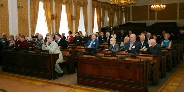 Slavnostní ceremoniál předání ocenění osobnostem z oblasti letectví v Poslanecké sněmovně. Foto: PSP ČR