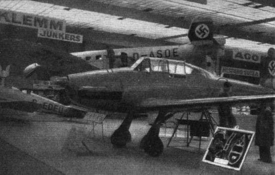 Arado Ar-96 na bruselském leteckém veletrhu, pravděpodobně v roce 1938.  Zdroj: haviadejavu. 