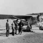Lindbergh se chystá k letu na východ na Rockwell Field v San Diegu 10. května 1927. 