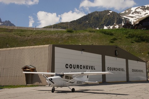 Stojánka altiportu Courchevel. Foto: Jiří Pruša