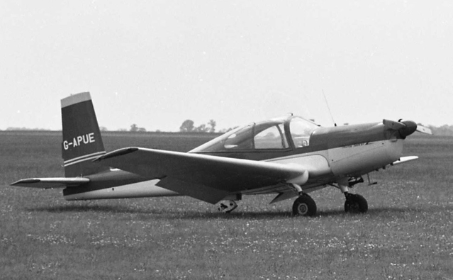 Letoun L-40 Meta Sokol se prodával i do Velké Británie. Zdroj:  abpic.co.uk