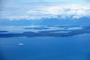 Mezi Juneau a pobřežím Pacifiku.