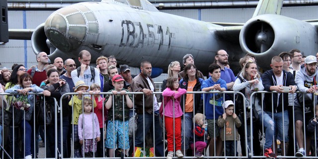 Akce v Leteckém muzeu Kbely vždy přilákají tisíce návštěvníků. Zdroj: Vojenský historický ústav