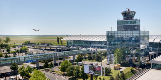 Věž letiště Václava Havla Praha. Foto: Český Aeroholding