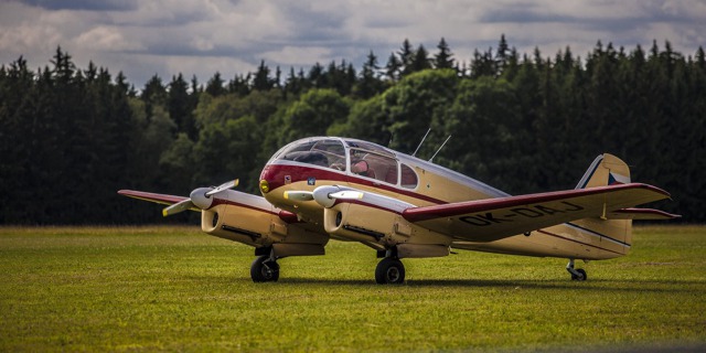 Zbraslavické Aero 145Domácí šampionát korunovala tradiční chotěbořská Airshow. Foto: Miloš Novák