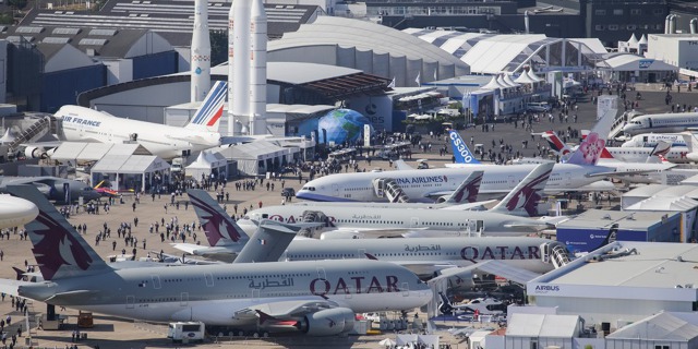 Pohled na letiště Le Bourget v době konání pařížského aerosalonu v červnu 2017. Zdroj: Siae.fr 