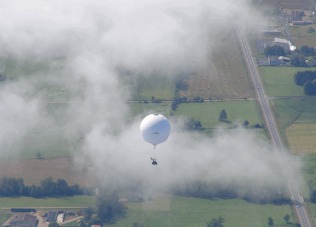 Rok 2015 a balón jedné z německých posádek.