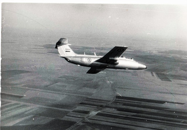 Aero L-29 Delfín při předváděcím letu. Foto: Archív Aleše Křemene