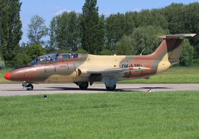 L-29 Delfín v československých barvách. Celkem létal tento cvičný letoun pod vlajkami 29 států. Foto: Wikimedia 