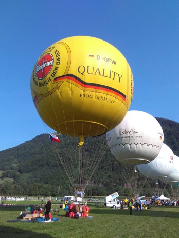 Balón české posádky (zapůjčen z Německa, nenechte se proto mýlit potiskem obalu). Foto: Tomáš Sitta