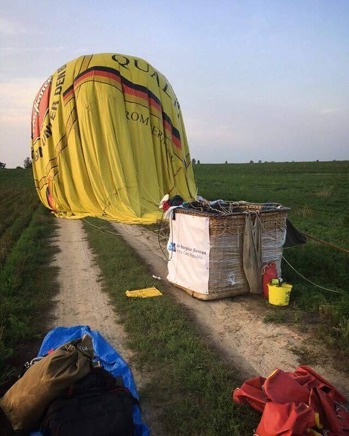 Balón české posádky bezpečně přistál poblíž města Wloclawek. Foto: @DvaFousaci  