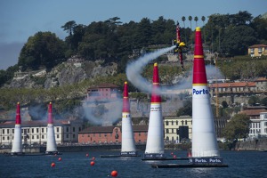 Martin Šonka v letounu Edge 540 V3 na trati závodu v Portu na začátku září 2017. Zdroj: Team Šonka