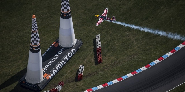 Martin Šonka na trati závodu na Lausitzring 2017. Zdroj: Red Bull Media House