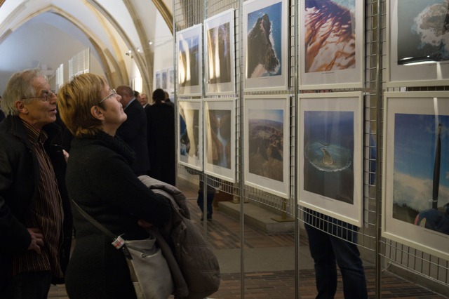  První polovina prosince je výstavní síň Křížová chodba v pražském Karolinu ve znamení výstavy leteckých fotografií Báječný svět létání. Foto: Jindřich Ilem, Flying Revue