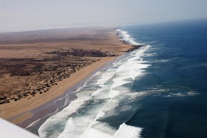 Atlantské pobřeží severozápadní Sahary (jižně od Agadiru)