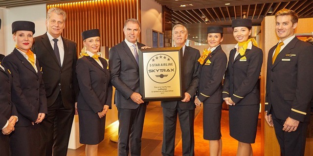 Lufthansa s certifikátem pětihvězdičkového hodnocení od britské ratingové společnosti Skytrax. Foto: Lufthansa