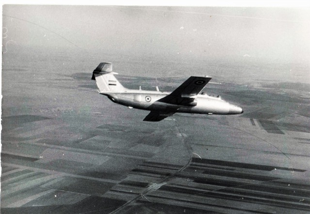 Aero L-29 Delfín při zkušebním letu. Foto: Archiv M. Křemene