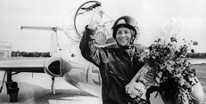 Marina Popovičová po rekordním letu na Aero L-29 v Brně v roce 1963. Zdroj: cdn2.img.ria.ru Marina Popovičová po rekordním letu na Aero L-29 v Brně v roce 1963. Zdroj: cdn2.img.ria.ru