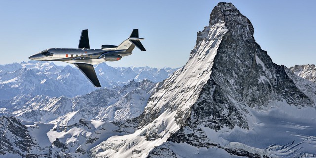 PC-24 při průletu kolem Matterhornu. Zdroj: Pilatus-aircraft.com