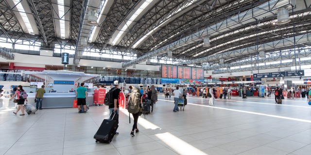 Odbavovací hala Terminálu 1 Letiště Václava Havla Praha. Zdroj: Letiště Praha, a.s. 