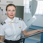 Capt. Alena Zíková ve výcvikovém centru CATC.