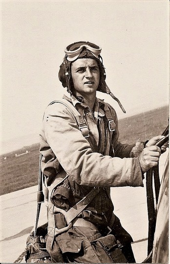 Vyšší letecké učiliště Košice. Vyřazen jako pilot bez třídy na letounu MiG-15bis. Foto: Archiv O. Pelčáka