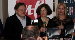 Jiří Rajlich, vnučka pana Sitenského Adéla Kándlová a Lenka Klicperová při křtu knihy Peruť 312. Foto: Miloš Dermišek, Flying Revue