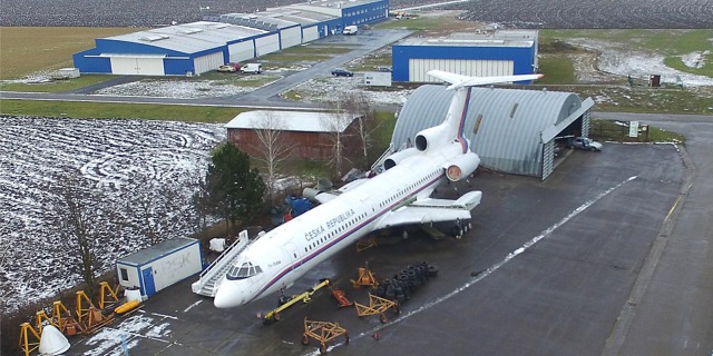 Tu-154M, za aktivní služby reg. jako OK-BYZ, je připraven k přestěhování do své expozice v Leteckém muzeu v Kunovicích. Foto: Antonín Koníček