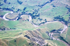 Meandrující řeka – západně od Whatakane/Meandering river – West of Whatakane