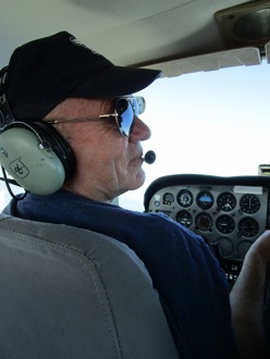 Jiří Pruša za řízením během expedice Nový Zéland 2018 / Jiri Prusa - flying New Zealand