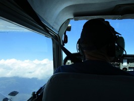 Jiří Pruša za řízením během expedice Nový Zéland 2018 / Jiri Prusa - flying New Zealand