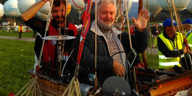 Aleš Vašíček (vlevo) a Jan Smrčka zdraví čtenáře Flying Revue pět minut před startem. Foto: Tomáš Sitta