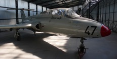 Aero L-29 Delfín v nově zrekonstruovaném hanágru č. 43 kbelského leteckého muzea. Aero L-29 Delfín v nově zrekonstruovaném hanágru č. 43 kbelského leteckého muzea.