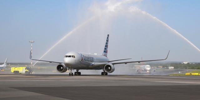 B767-300 American Airlines při zahájení linky Filadelfie - Praha. Zdroj: Letiště Praha, a.s.