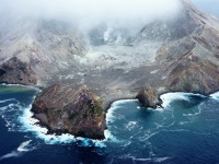 Vulkanický White Island v Zálivu hojnosti
