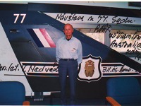 Návštěva gen. Vladimíra Nedvěda u 77. squadrony RAAF ve Williamtownu, září 1999.