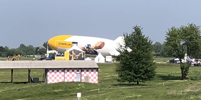 Zeppelin NT před chvílí přistál na letňanském letišti. Foto: Jiří Pruša