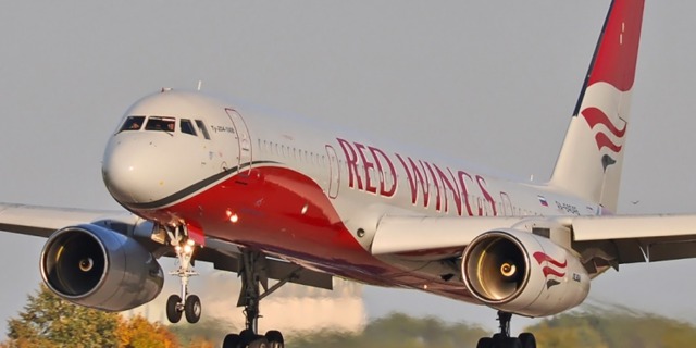 Letoun Tu-204 ruské společnosti Red Wings, která do Pardubic vozila cestující z Moskvy. Foto: Letiště Pardubice